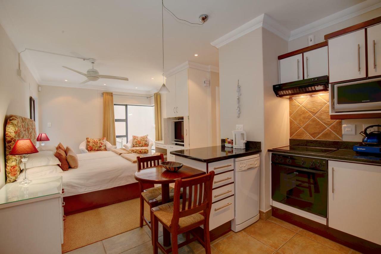 Makarios On Sea Apartment Teluk Herolds Bagian luar foto